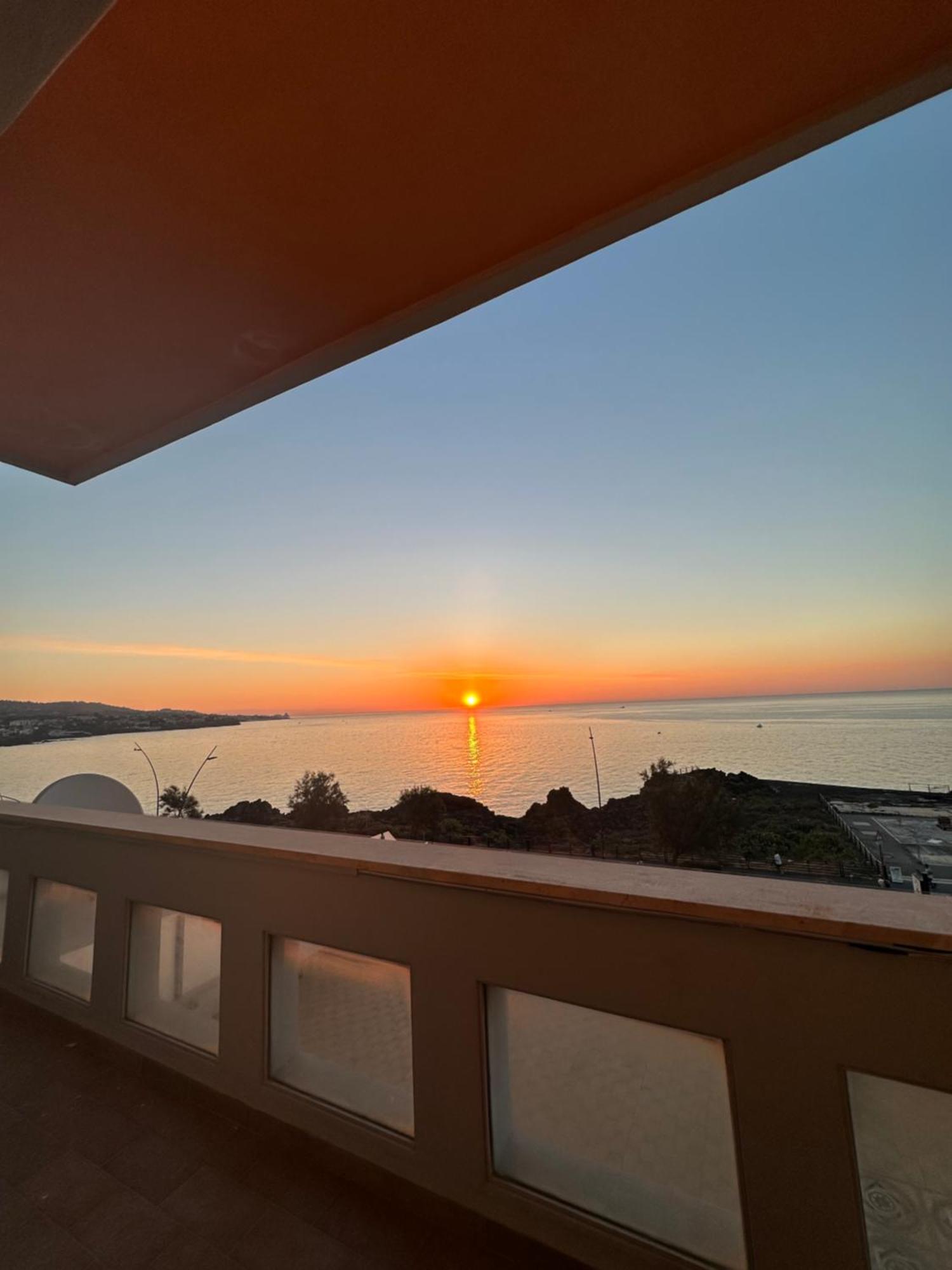 Perla Marina Sea View Apartment CTA Exteriör bild