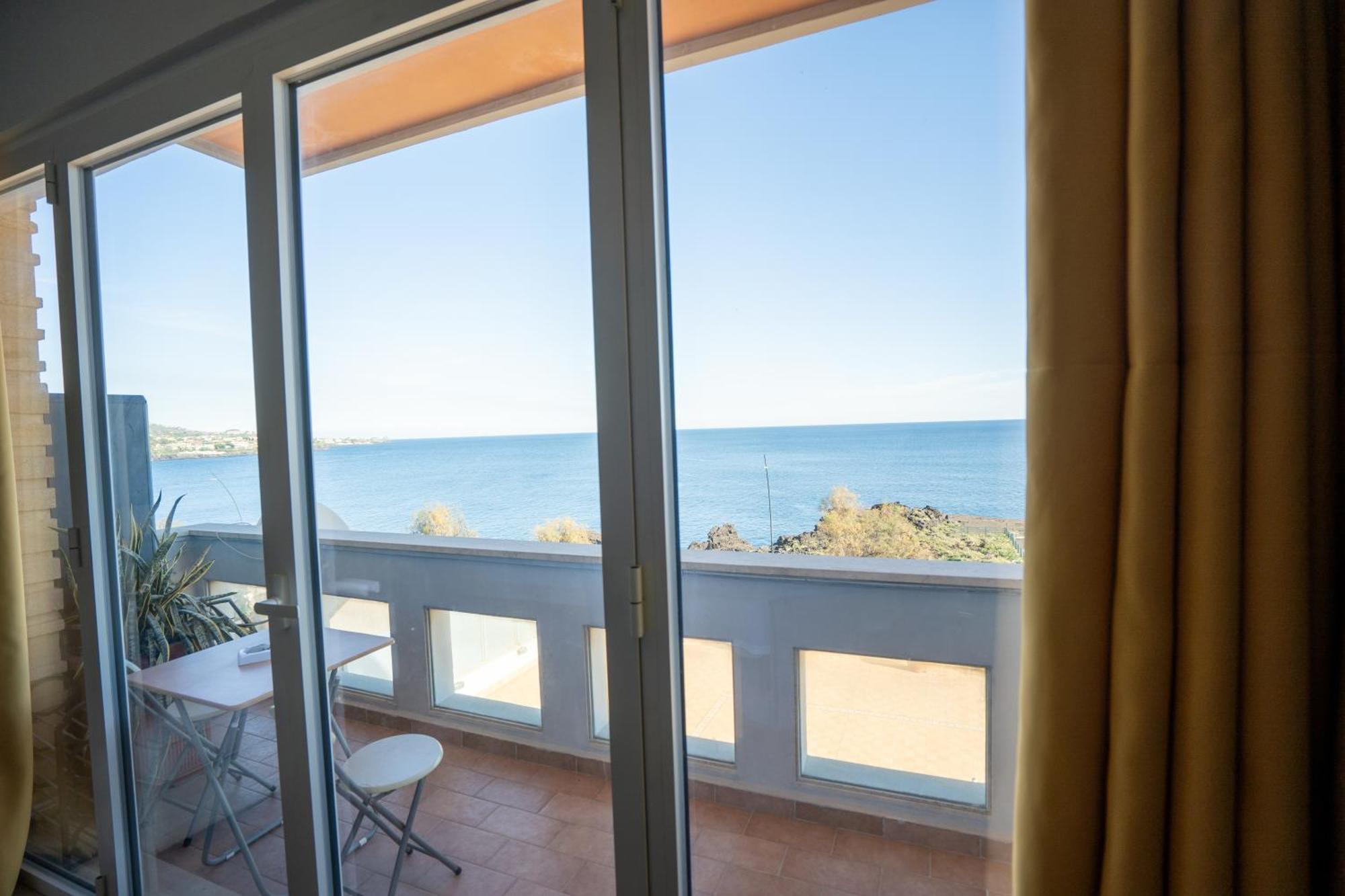 Perla Marina Sea View Apartment CTA Exteriör bild
