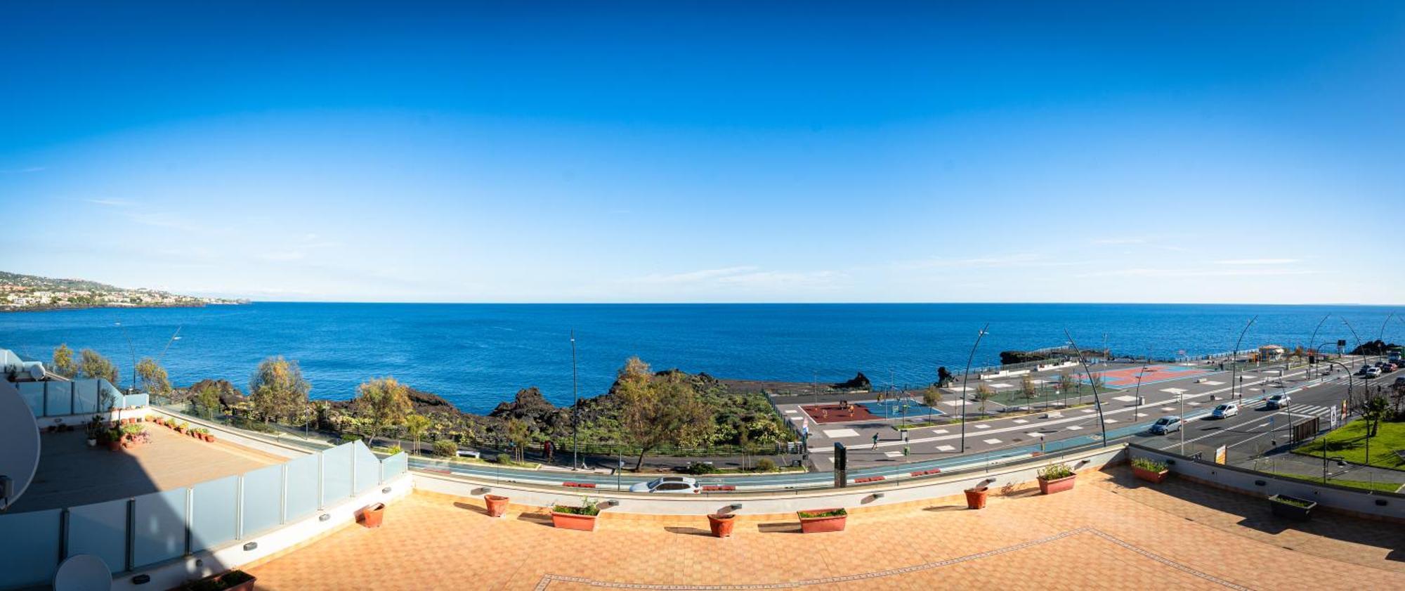 Perla Marina Sea View Apartment CTA Exteriör bild